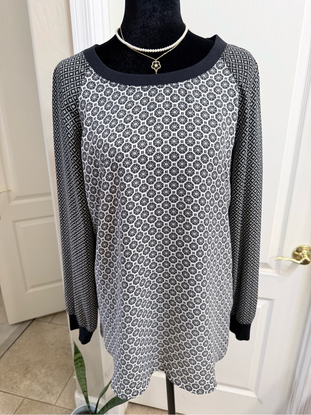 LOFT Mix Print Black and White Geometric Tunic Size SP
